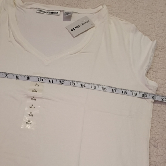 Elegant White V-Neck Short Sleeve Top Size XL - Picture 5 of 7